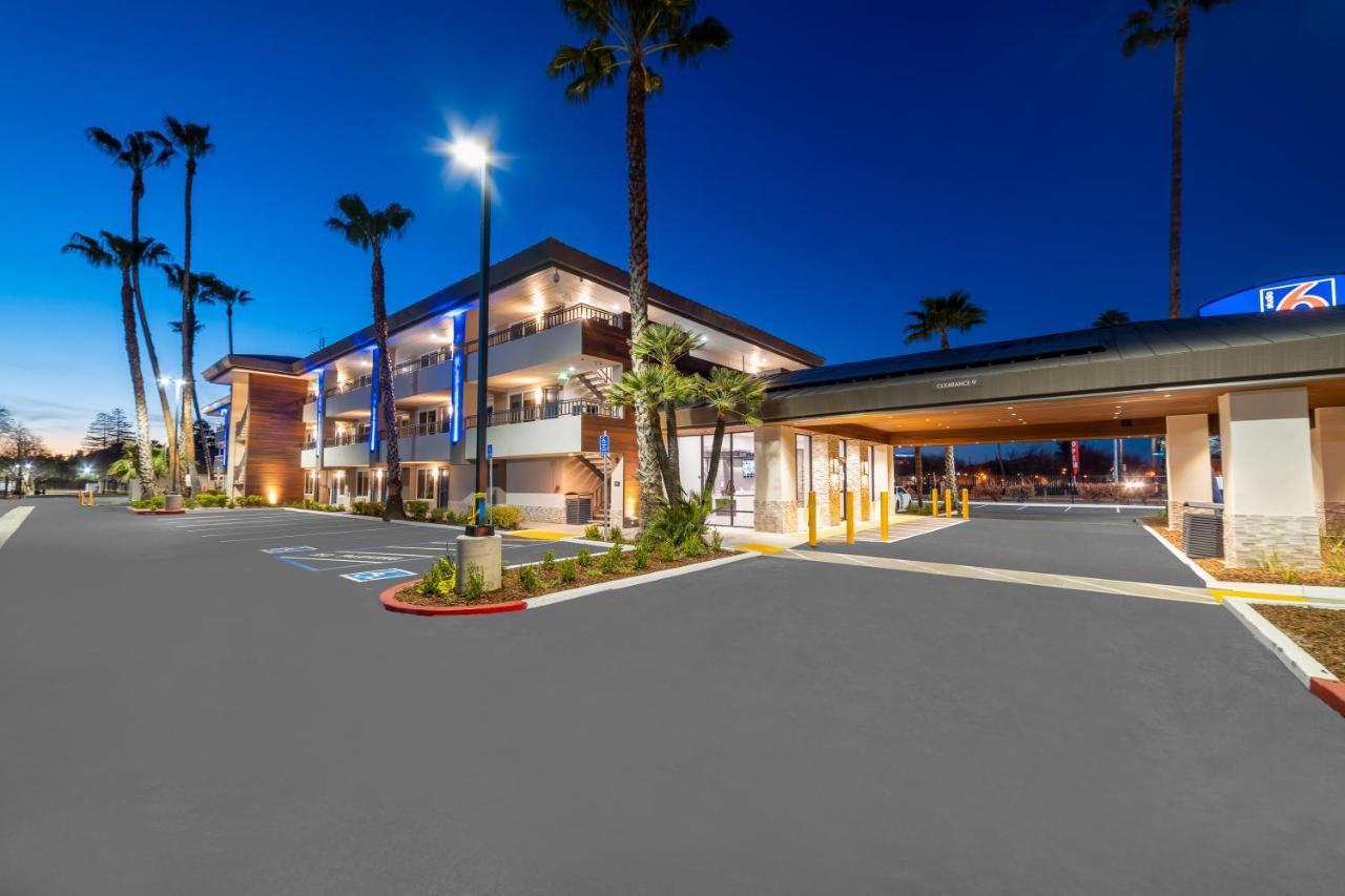 Studio 6 Suites Stockton, Ca Waterfront Exterior photo